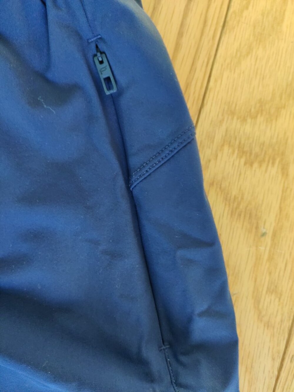 Fabletics athletic shorts size small - Picture 4 of 4